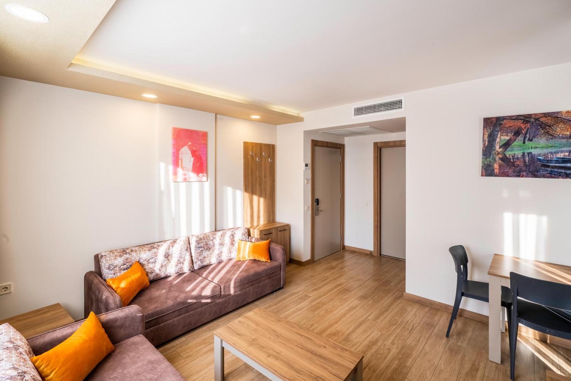 Golden World Suite Hotel อันตัลยา ภายนอก รูปภาพ