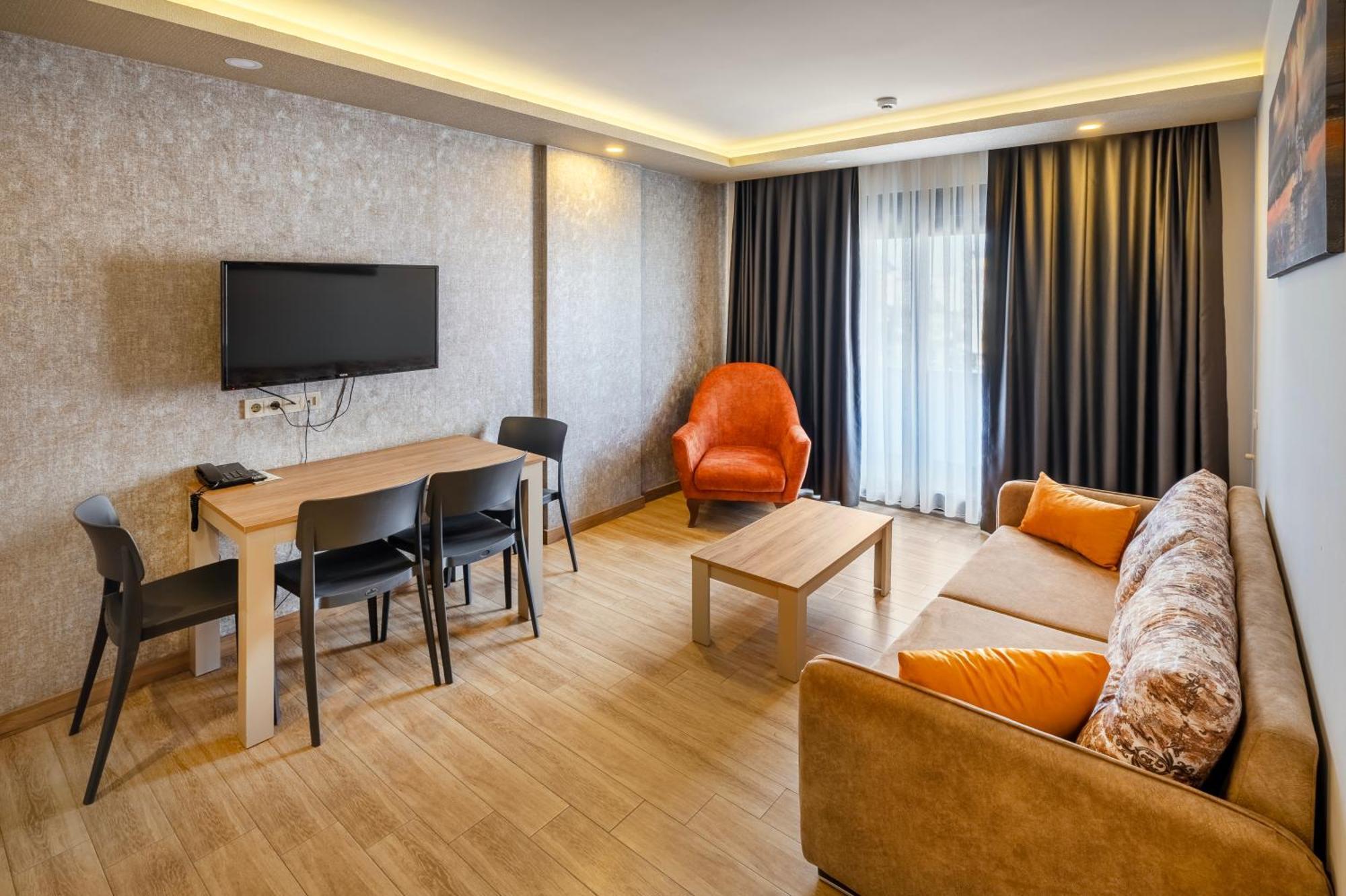 Golden World Suite Hotel อันตัลยา ภายนอก รูปภาพ